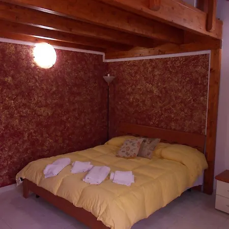 Alojamento de Acomodação e Pequeno-almoço B&B Il Centro Storico 2*