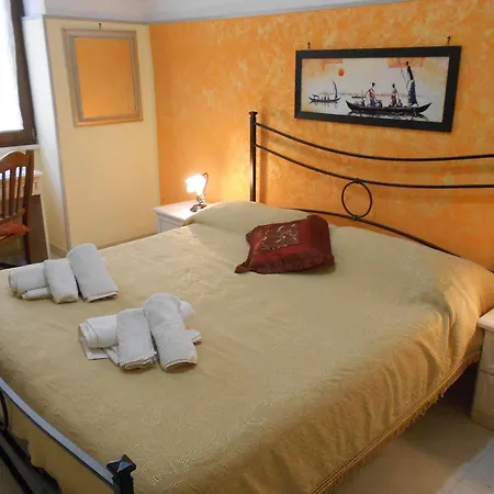 B&B Il Centro Storico Alojamento de Acomodação e Pequeno-almoço 2*